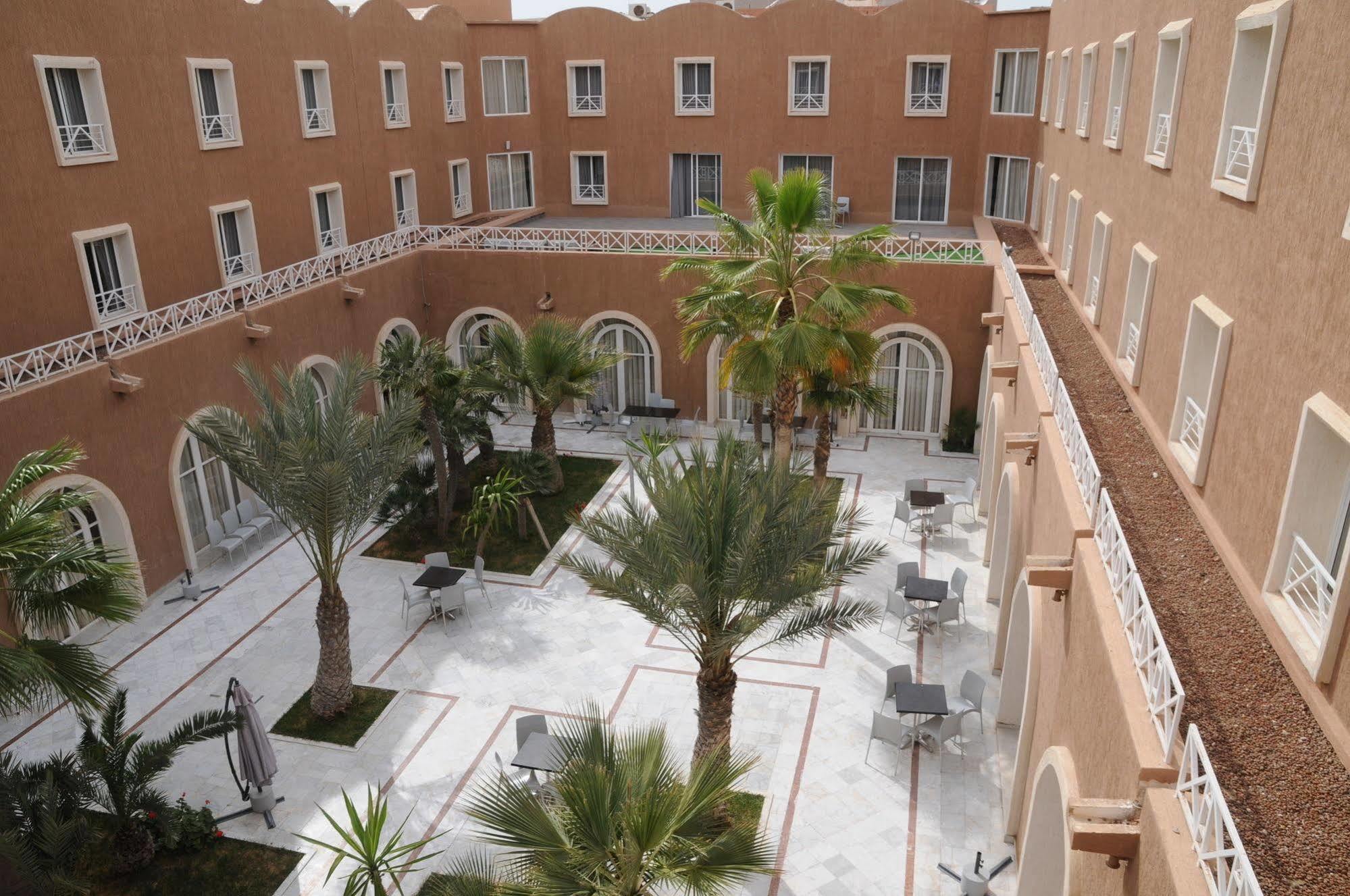 Hotel Al Massira El Aaiún Exterior foto